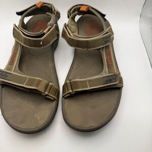 Teva Men’s Hudson Hiking Outdoor Gorpcore Sandal Bungee Cord Size 9 Casual tan